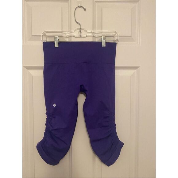 Lululemon leggings in the flow seamless crop Capri - Picture 2 of 4